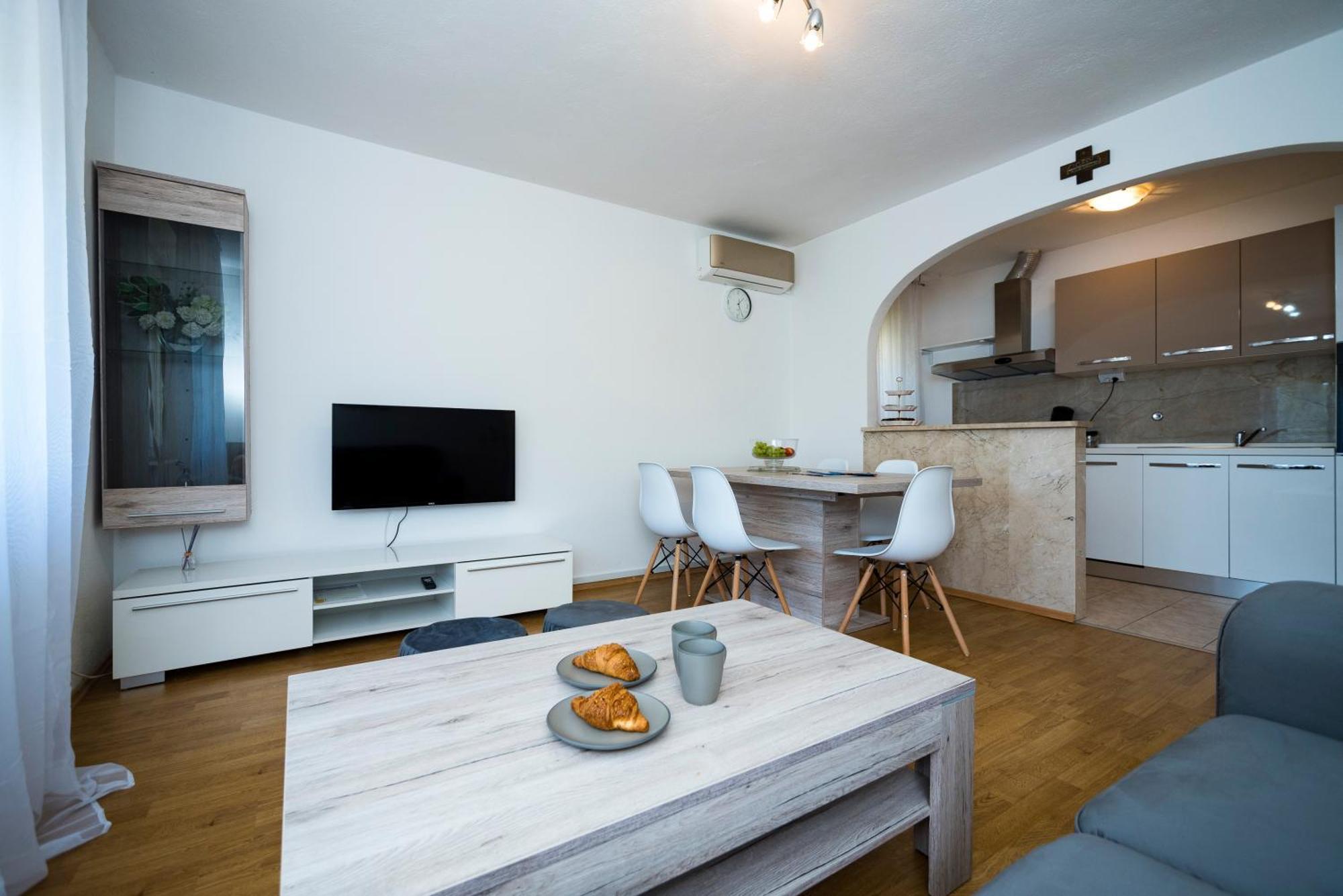 M&M Pelivan Apartments Solin Extérieur photo