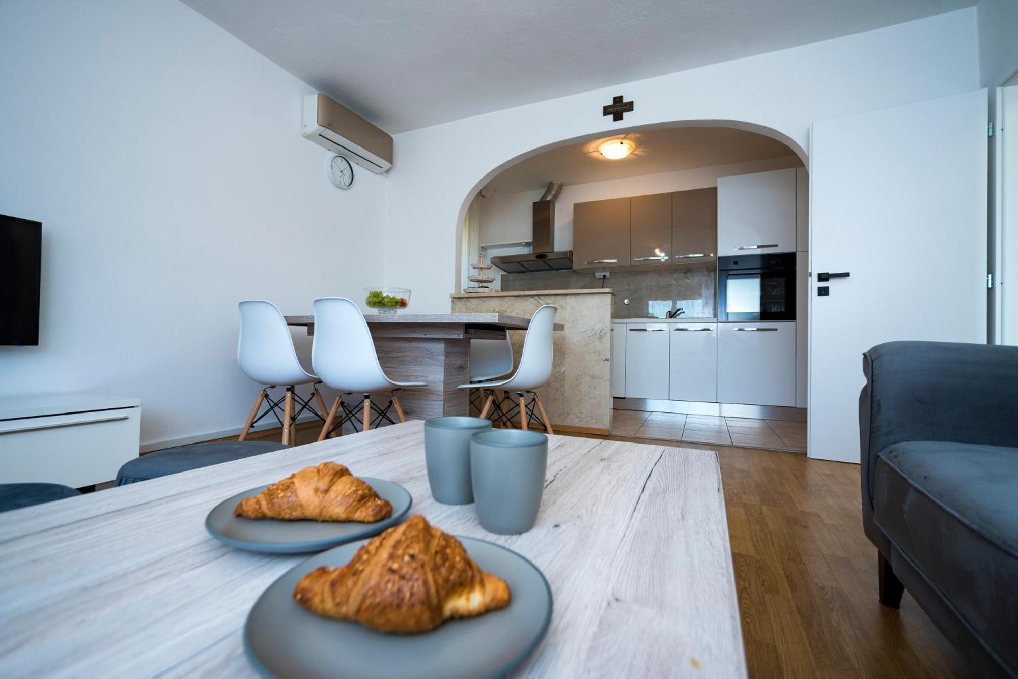 M&M Pelivan Apartments Solin Extérieur photo